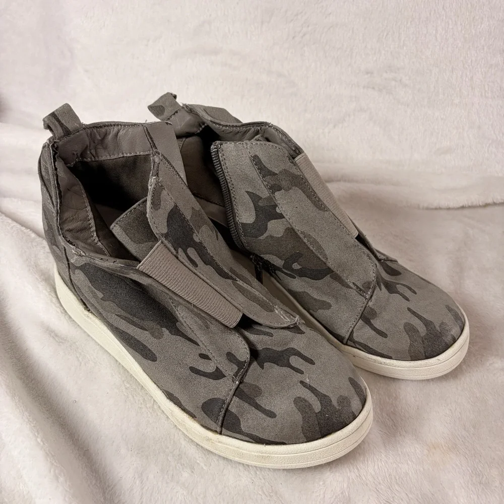 MIA Kids‎ Gracelyn Camo Hidden Wedge Sneaker Booties Girl's 3M